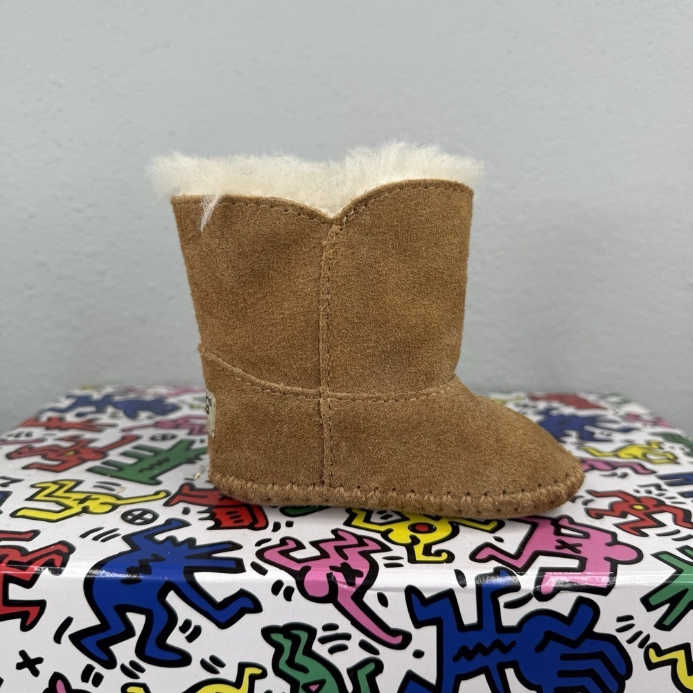 UGG Classic Short Boots Baby/Toddler Size 0/1 NO BOX - Picture 2 of 8